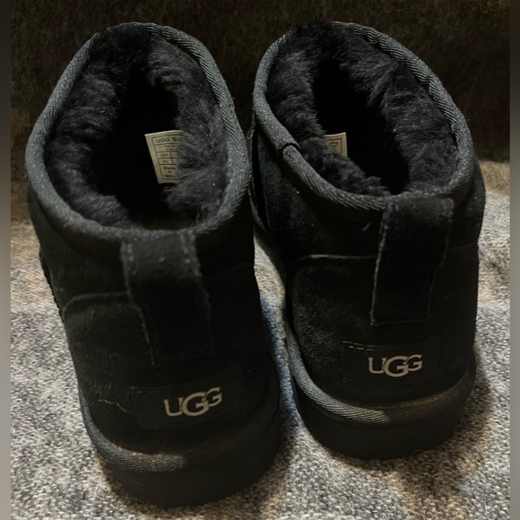 UGG Boots NWOT’s Classic Ultra Mini Black  1.5” Low Shaft Unisex Size 11 - Picture 12 of 15